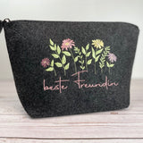 Kosmetiktasche aus Filz bestickt mit Blumenwiese, personalisierbar