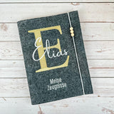 Zeugnismappe bestickt mit großem Buchstabenin gold, personalsiert