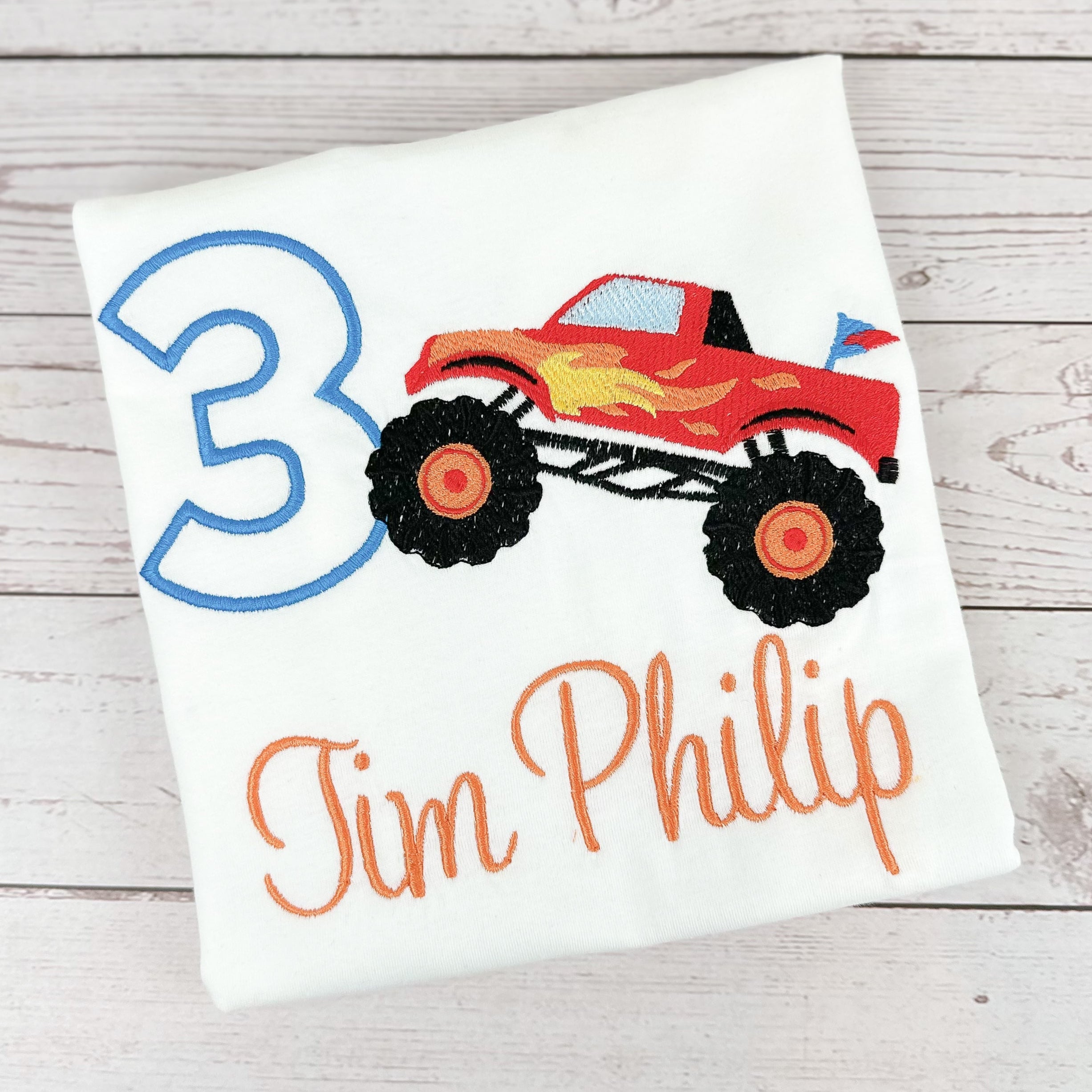 Geburtstagsshirt mit Monstertruck, personalisiert mit Name und Geburtstagszahl