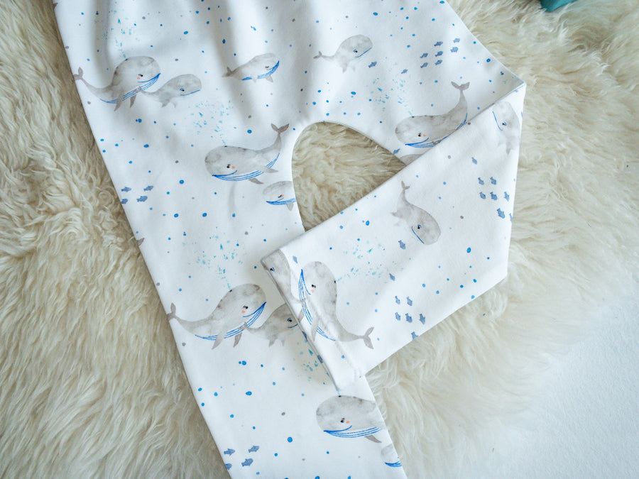 Paperbag Babyhose für Mädchen weiß mit Wal, Größe 50 - 92