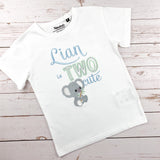 Geburtstagsshirt bestickt mit Koalabär und Spruch. Lian is two cute.