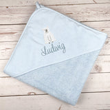 Kapuzenhandtuch hellblau bestickt mit Eisbär, personalisiert mit Name, 100 x 100 cm