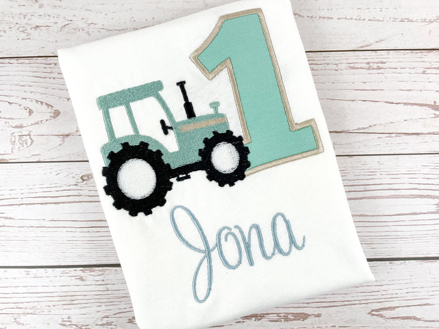 Geburtstagsshirt mit Traktor in mint - blau, mit Name und Zahl, personalisierbar
